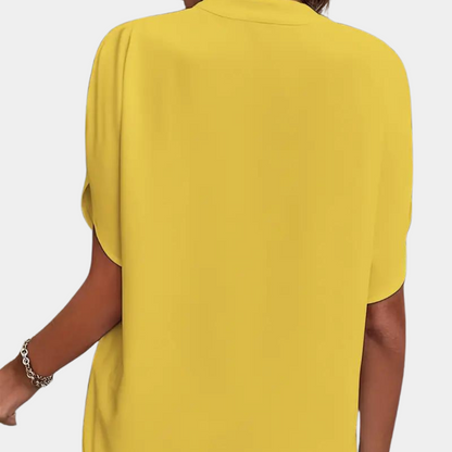 Clara | Stijlvolle V-hals Blouse met Korte Mouwen